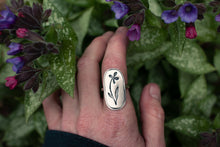 Load image into Gallery viewer, Daisy Ring; Size 7