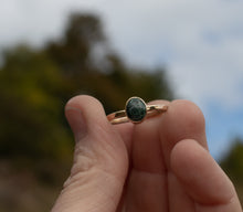 Load image into Gallery viewer, Green! Gold! Size 8.25!