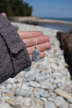 Load image into Gallery viewer, Daisy Necklace