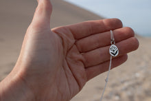 Load image into Gallery viewer, Floral Necklace
