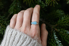 Load image into Gallery viewer, Sideways Rain ; Size 5.75