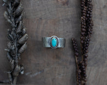 Load image into Gallery viewer, Secret Beach; Fits size 7-7.25