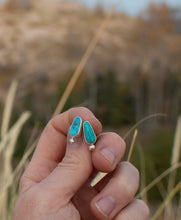 Load image into Gallery viewer, Turquoise stuuuuuuuds!