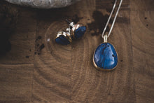 Load image into Gallery viewer, 14k Swirl Pendant