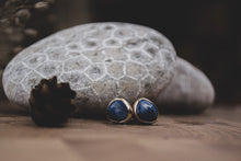 Load image into Gallery viewer, 14k Swirl Studs