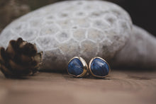 Load image into Gallery viewer, 14k Swirl Studs