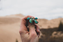Load image into Gallery viewer, Petal Earrings