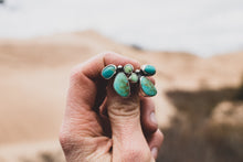 Load image into Gallery viewer, Petal Earrings