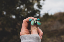 Load image into Gallery viewer, Petal Earrings