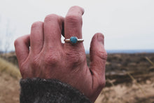 Load image into Gallery viewer, Tiny little dainty thang; Size 8