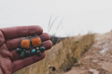 Load image into Gallery viewer, Western Petal Earrings