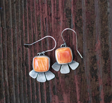 Load image into Gallery viewer, Coral Daisies