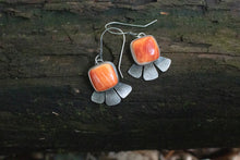 Load image into Gallery viewer, Coral Daisies