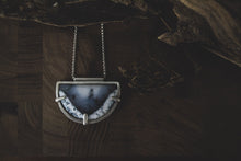 Load image into Gallery viewer, Snowscape Necklace