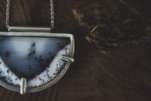Load image into Gallery viewer, Snowscape Necklace