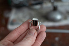 Load image into Gallery viewer, Flip Ring; Size 7