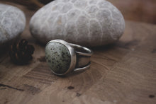 Load image into Gallery viewer, Frankfort Green; Fits size 6.25-6.5