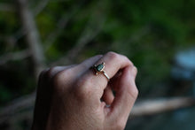 Load image into Gallery viewer, Green and Gold; size 7.5