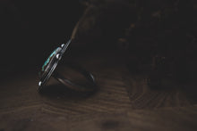 Load image into Gallery viewer, #8 Flower Ring; Size 5.75