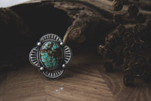 Load image into Gallery viewer, #8 Flower Ring; Size 5.75