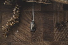 Load image into Gallery viewer, Petoskey Square Necklace