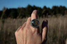 Load image into Gallery viewer, Shoreline Ring; Size 8.5