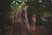 Load image into Gallery viewer, Leaf Stamped Band size 6.
