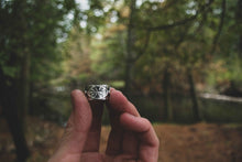 Load image into Gallery viewer, Leaf Stamped Band size 6.