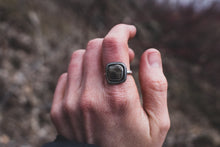 Load image into Gallery viewer, Window Pane Petoskey; Size 7