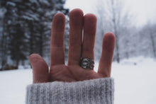 Load image into Gallery viewer, Bloom Ring; Size 5