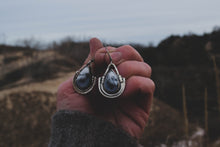 Load image into Gallery viewer, Snow Fall Earrings