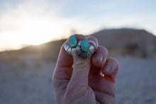 Load image into Gallery viewer, Turquoise Flower Studs