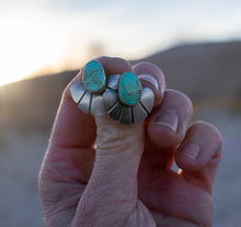 Load image into Gallery viewer, Turquoise Flower Studs