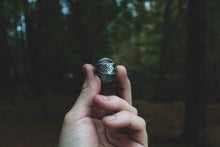 Load image into Gallery viewer, White Buffalo Size 7.5