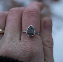 Load image into Gallery viewer, Pebble ; size 6.5
