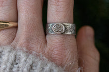 Load image into Gallery viewer, Pebble in the Sand ; Size 9.5
