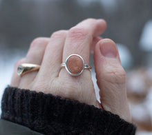 Load image into Gallery viewer, Sun Glow ; Size 7.75
