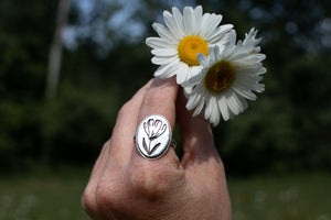 Poppy ring; size 8.25