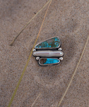 Load image into Gallery viewer, Turquoise and pearl sandwich ; size 7.5
