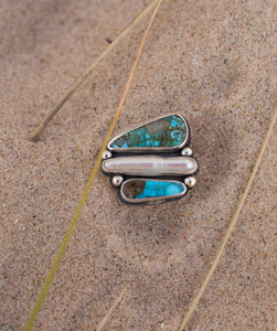 Turquoise and pearl sandwich ; size 7.5