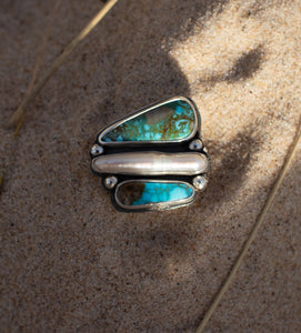 Turquoise and pearl sandwich ; size 7.5